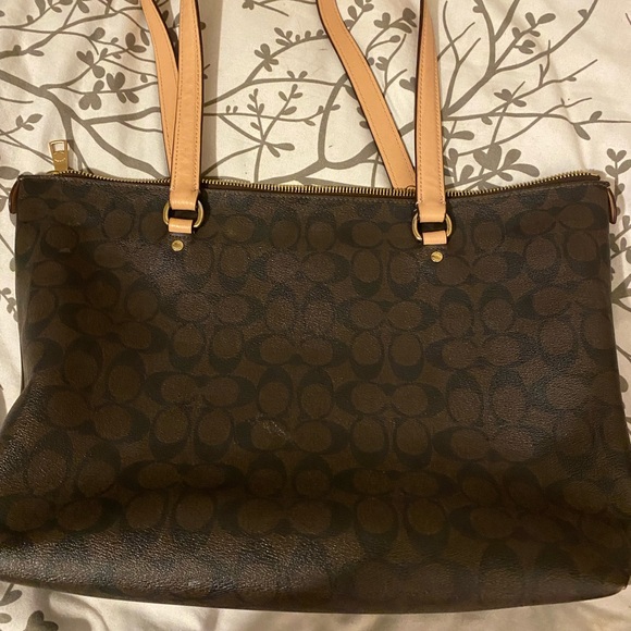 Coach purse - Picture 2 of 3